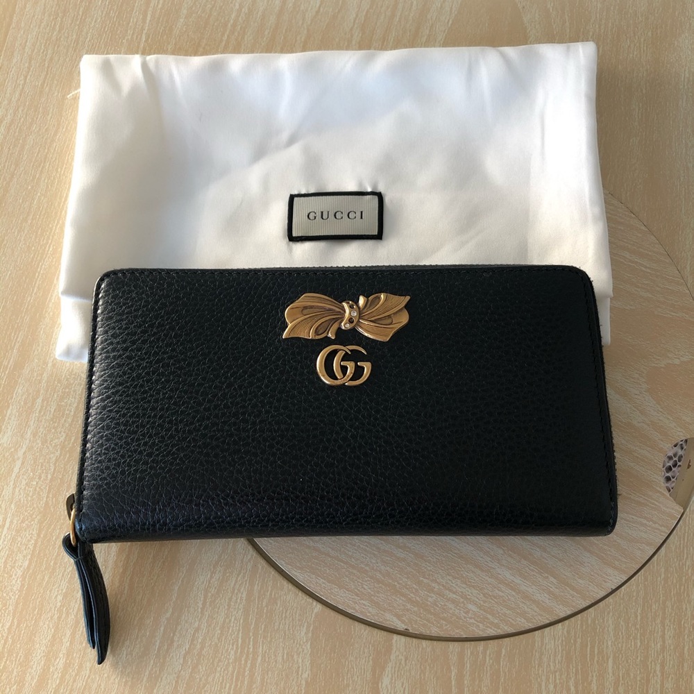 Gucci leather wallet